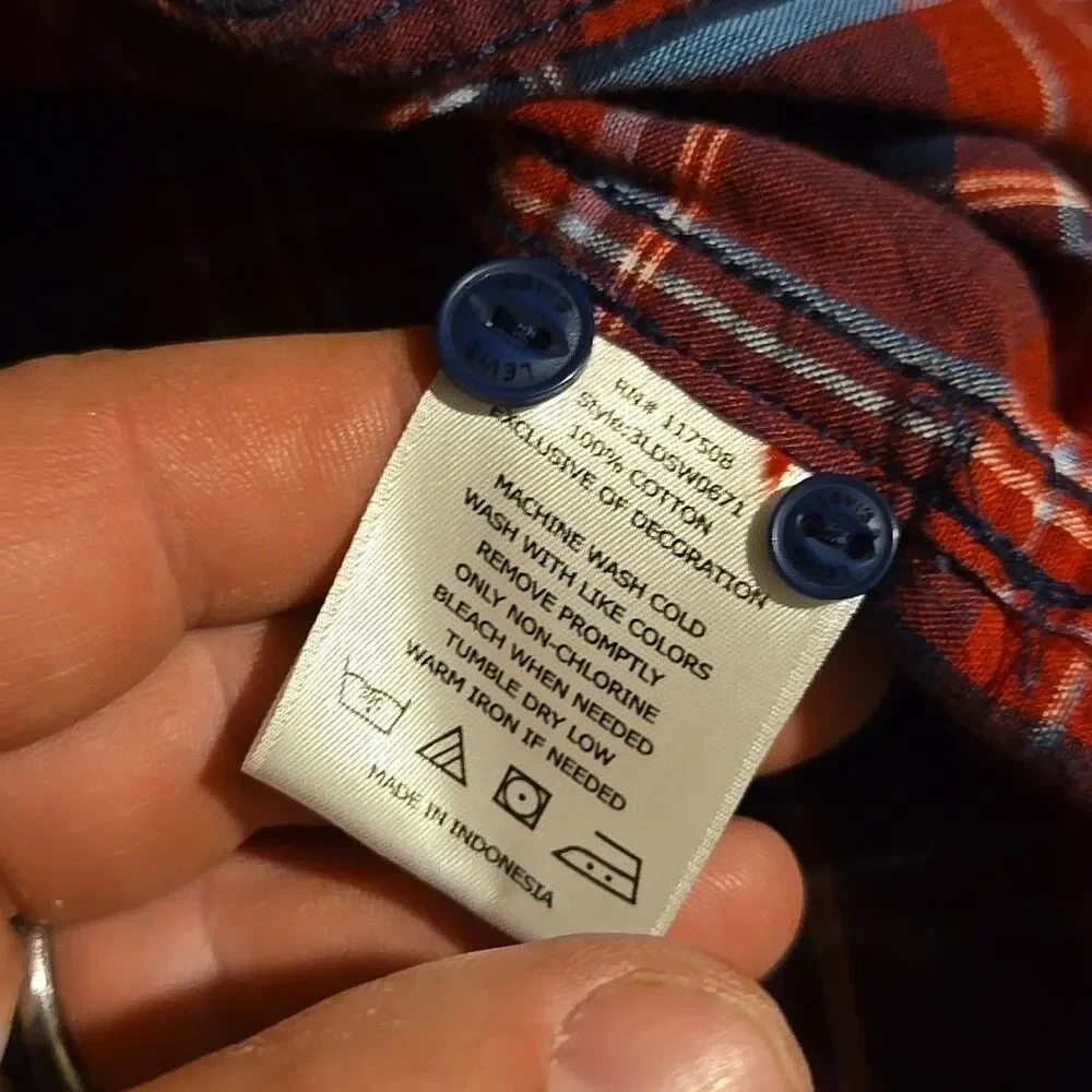 Levi’s Shirt Mens Large Red Plaid Short Sleeve Button Front Pocket Collard